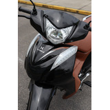A Jet 125ss 2025 Preta Com O Banco Marrom.