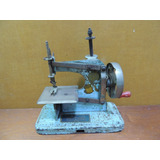 Antiga Máquina De Costura Da Estrela - Brinquedo De Lata