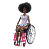 Boneca Articulada Cadeirante Barbie Fashionistas 195 Com Cadeira De Rodas, Rampa, Cabelos Black Pretos, Macacão Corações Arco-íris Hjt14 Mattel