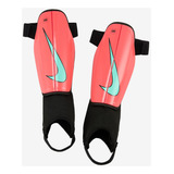 Caneleira Nike Charge Infantil