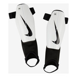 Caneleira Nike Charge
