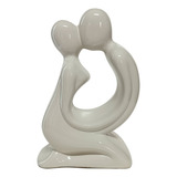 Escultura Estatua Decoração Casal Namorados Cerâmica Enfeite