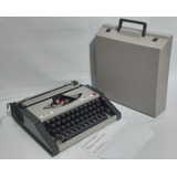 Maquina De Escrever Antiga Anos 70/80 *funciona Revisada*