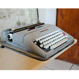 Máquina De Escrever Olivetti Lettera 35