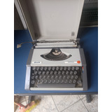 Máquina De Escrever Olivetti Tropical Funcionando 