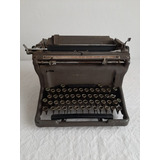 Máquina De Escrever Underwood Bem Antiga