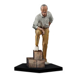 Marvel Iron Studios Estátua Stan Lee Regular Art Scale 1/10 - 