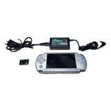 Sony Psp-2000 Slim Funcionando E Com Jogos, Mas O Botão L Não Funciona, Mas Da Pra Jogar Normalmente E Ta Sem A Bateria!!! N55