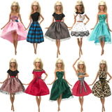 Um Lindo Vestido De Festa E Um Sapato Para A Boneca Barbie